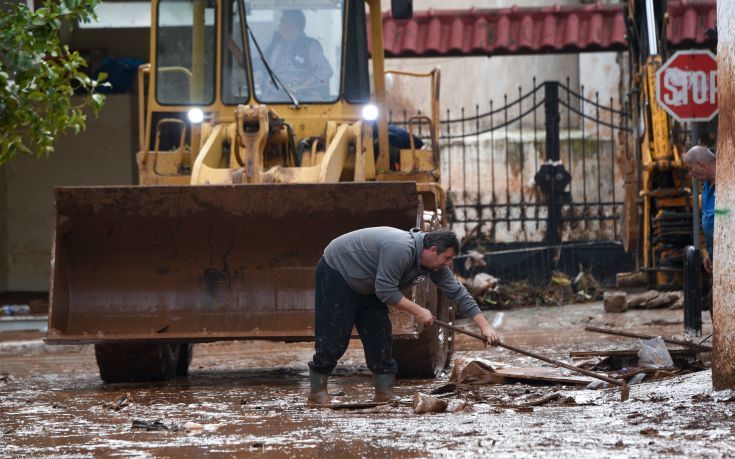 Συνεχίζονται οι εργασίες αποκατάστασης στη Μάνδρα