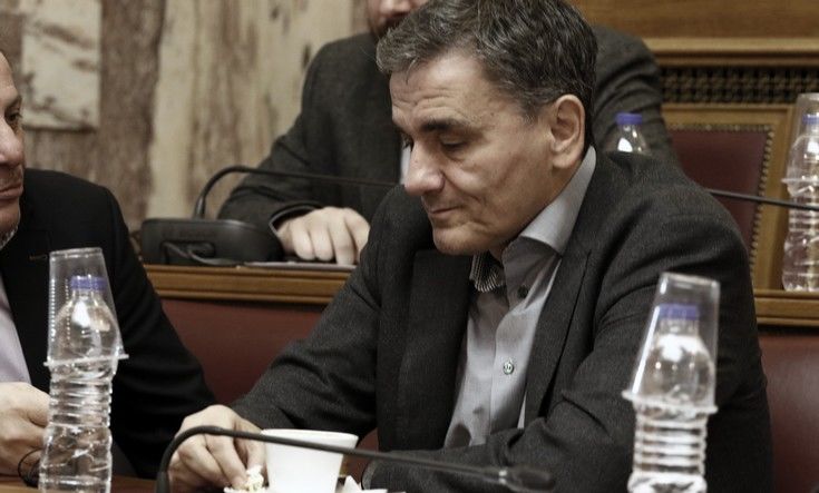 Ο Τσακαλώτος και η φυματική σαρανταποδαρούσα με το πρόβλημα μηνίσκου