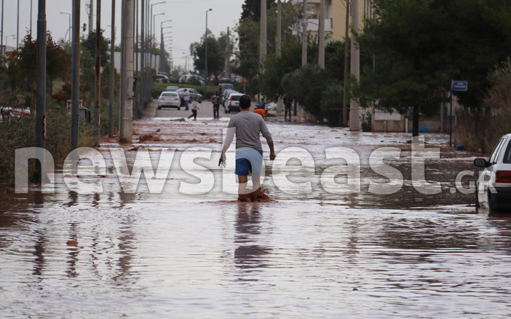 Βούλιαξαν στη λάσπη Μάνδρα, Νέα Πέραμος και Μέγαρα