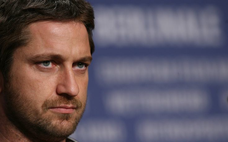 Έλληνας παρουσιαστής έβγαλε selfie με τον Gerard Butler