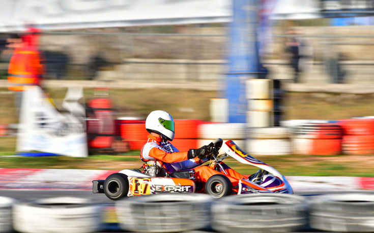 Έπεσε η καρό σημαία του Karting για το 2017