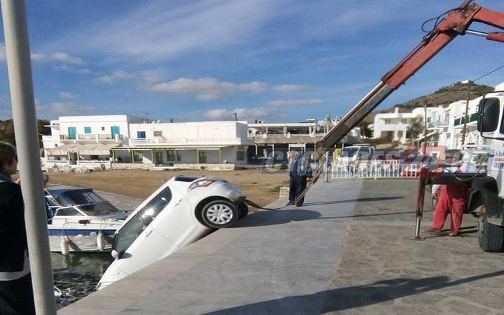 Ξέχασε το χειρόφρενο και το αυτοκίνητο έκανε «βουτιά» στη θάλασσα