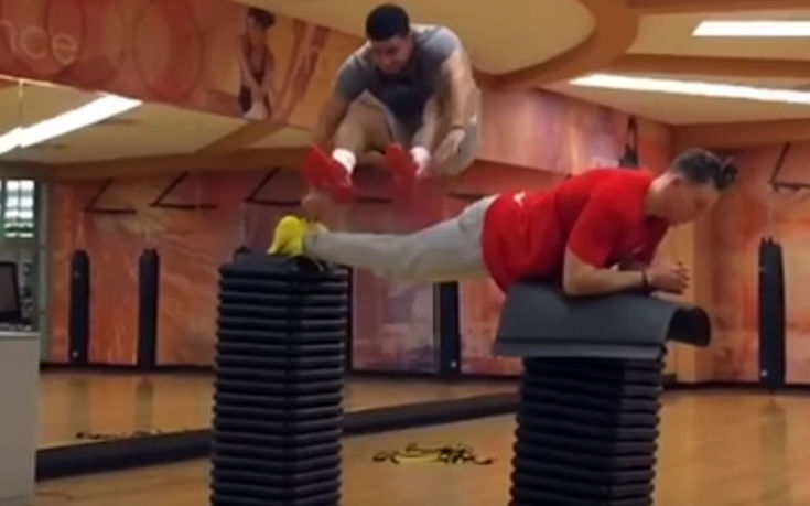 Με τέτοια άλματα νομίζεις ότι έβγαλαν φτερά