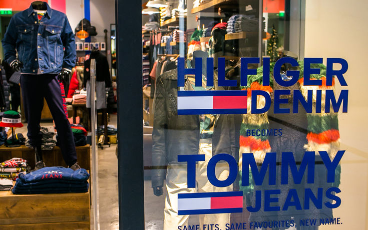 Τα καταστήματα και οι συλλογές Hilfiger Denim μετονομάζονται σε TOMMY JEANS