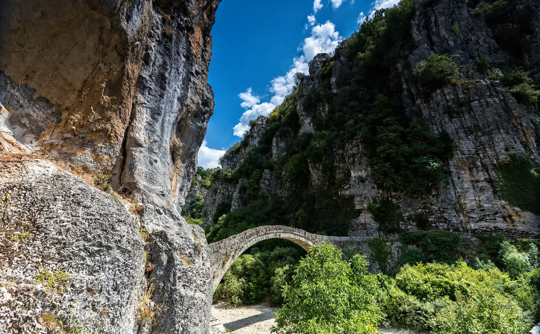 Μεγαλείο και δέος στα φαράγγια της Ελλάδας