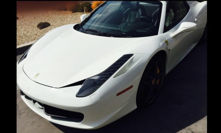 Έκλεψε Ferrari 300.000 δολαρίων και… ζητούσε λεφτά για βενζίνη