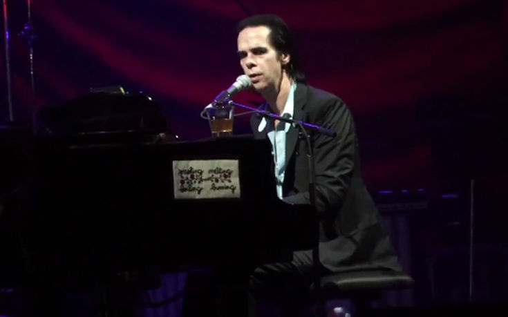 Ο Nick Cave σαγήνευσε την Αθήνα