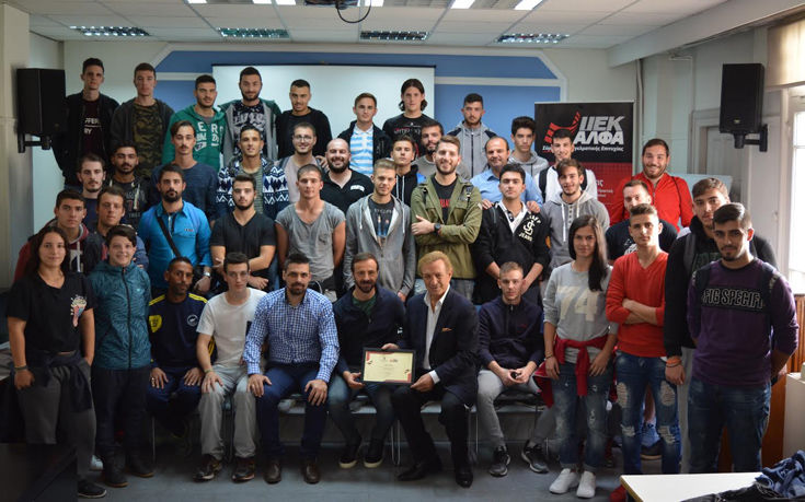 Το Sports School του ΙΕΚ ΑΛΦΑ βραβεύει τον γνωστό προπονητή Άκη Μάντζιο