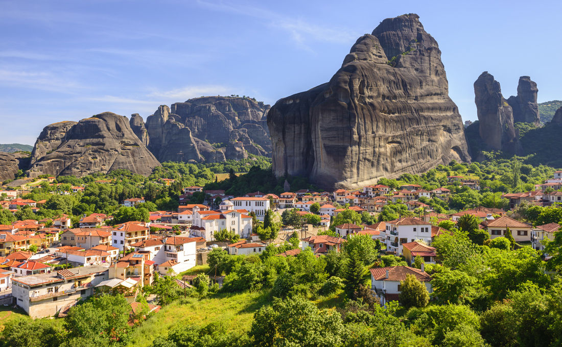 Το χωριό που μοιράζεται το μεγαλείο των Μετεώρων