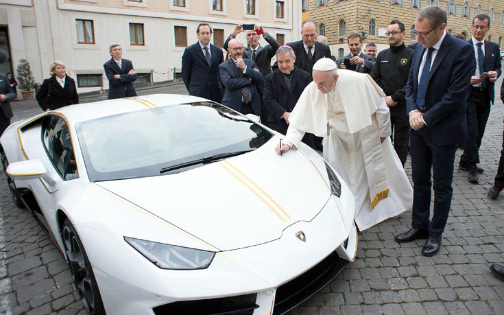 Μία Λαμποργκίνι για τον Πάπα Φραγκίσκο