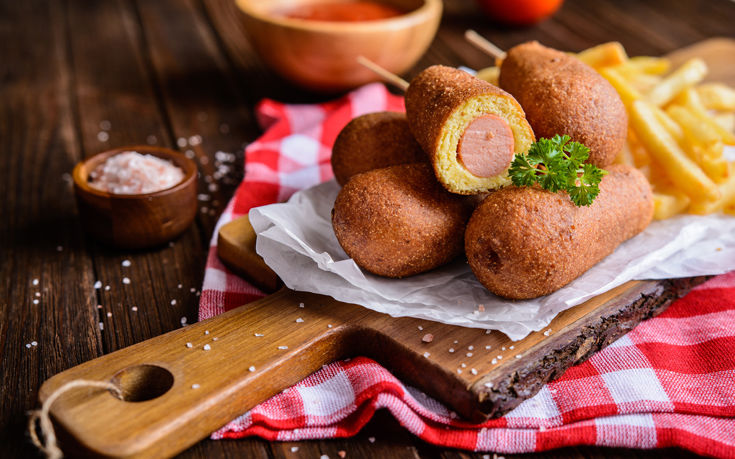 Σπιτικά corn dogs