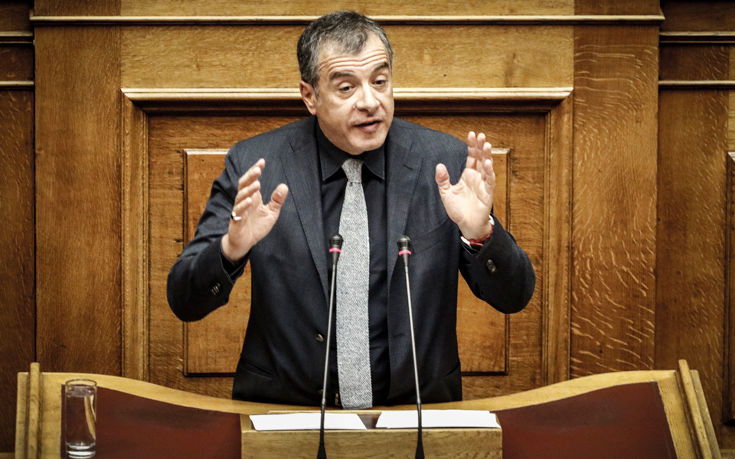 Θεοδωράκης: Απέχθεια προκαλεί στην κοινωνία η συμμετοχή Καμμένου στην κυβέρνηση