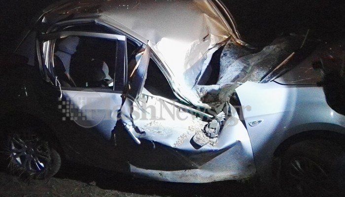 Τρομακτικό τροχαίο στην Κρήτη με αυτοκίνητο που καρφώθηκε σε δέντρο
