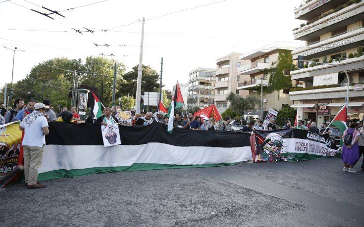 Πορεία Παλαιστινίων στην αμερικανική πρεσβεία