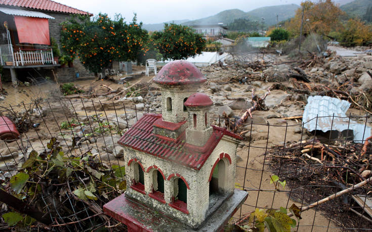 Εικόνα καταστροφής και λάσπης στη Δυτική Ελλάδα