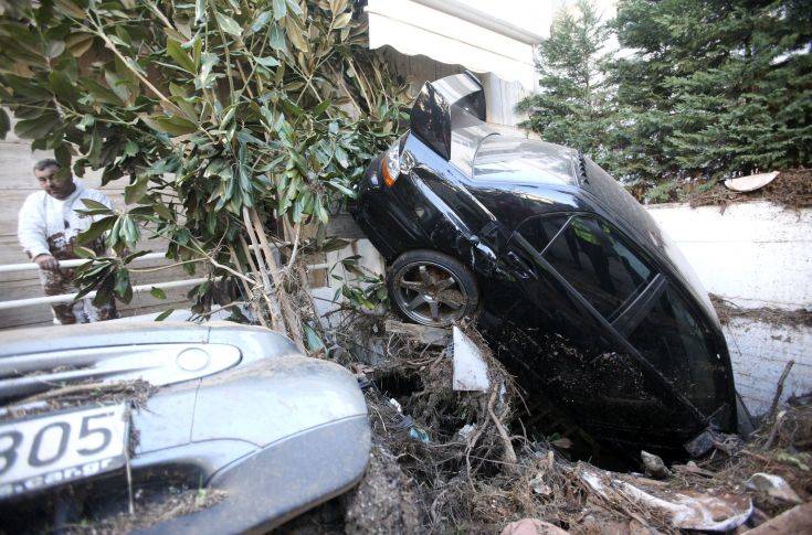 ÔÑÅÉÓ ÅÂÄÏÌÁÄÅÓ ÌÅÔÁ ÔÉÓ ÊÁÔÁÓÔÑÏÖÉÊÅÓ ÐËÇÌÌÕÑÅÓ ÓÔÇ ÌÁÍÄÑÁ ÁÔÔÉÊÇÓ ÊÁÉ ÏÉ ÐÑÏÓÐÁÈÅÉÅÓ ÁÐÏÊÁÔÁÓÔÁÓÇÓ ÔÙÍ ÆÇÌÉÙÍ ÓÕÍÅ×ÉÆÏÍÔÁÉ ÔÑÅÉÓ ÅÂÄÏÌÁÄÅÓ ÌÅÔÁ ÔÉÓ ÊÁÔÁÓÔÑÏÖÉÊÅÓ ÐËÇÌÌÕÑÅÓ ÓÔÇ ÌÁÍÄÑÁ ÁÔÔÉÊÇÓ ÊÁÉ ÏÉ ÐÑÏÓÐÁÈÅÉÅÓ ÁÐÏÊÁÔÁÓÔÁÓÇÓ ÔÙÍ ÆÇÌÉÙÍ ÓÕÍÅ×ÉÆÏÍÔÁÉ