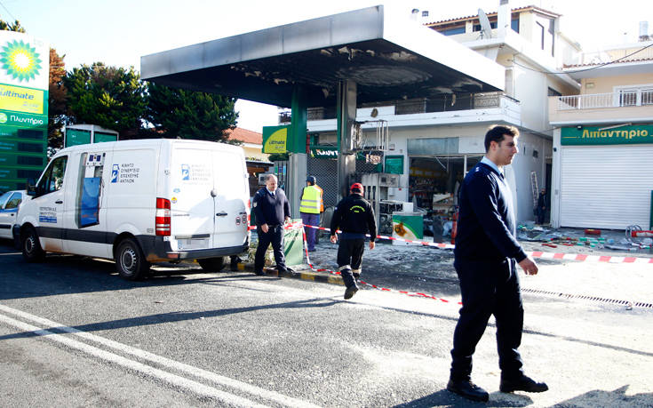 Το τμήμα εκβιαστών ανέλαβε την υπόθεση με την έκρηξη στο βενζινάδικο στην Ανάβυσσο