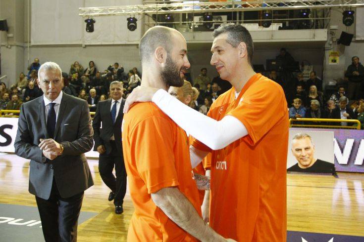 ÅÊÄÇËÙÓÇ "NICK GALIS HALL OF FAMOUS GAME" (ÖÙÔÏÃÑÁÖÉÁ: ÈÁÍÁÓÇÓ ÄÇÌÏÐÏÕËÏÓ / EUROKINISSI) ÅÊÄÇËÙÓÇ "NICK GALIS HALL OF FAMOUS GAME" (ÖÙÔÏÃÑÁÖÉÁ: ÈÁÍÁÓÇÓ ÄÇÌÏÐÏÕËÏÓ / EUROKINISSI)