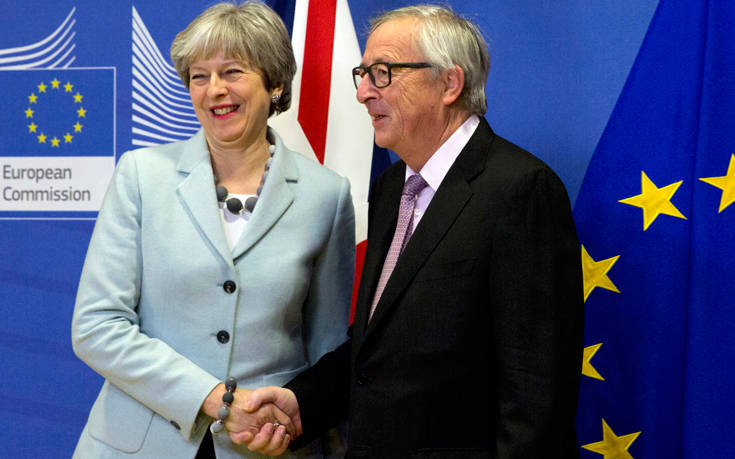 Συμφωνία Γιουνκέρ &#8211; Μέι για το Brexit, επαρκή πρόοδο αναγνωρίζει η Κομισιόν