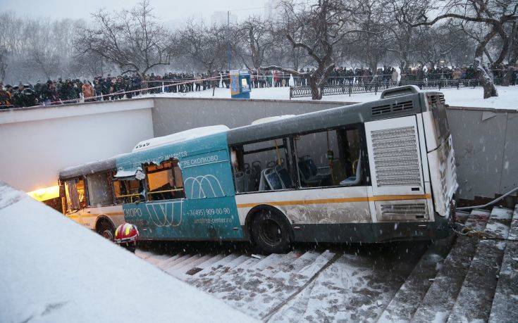 Δυστύχημα «βλέπουν» οι Αρχές για το λεωφορείο που σκόρπισε τον θάνατο στη Μόσχα