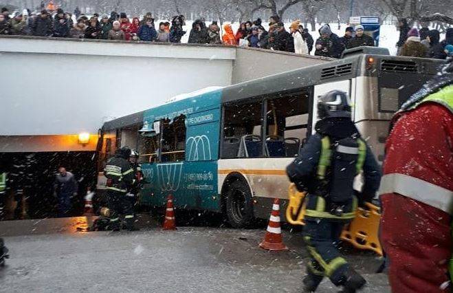 Λεωφορείο έπεσε σε υπόγεια διάβαση πεζών στη Μόσχα, πέντε νεκροί