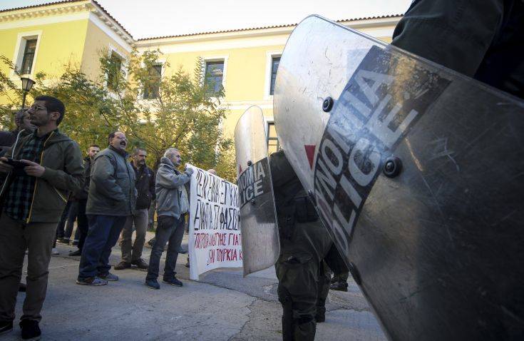 Προφυλακίστηκαν οι εννέα Τούρκοι που κατηγορούνται για τρομοκρατία