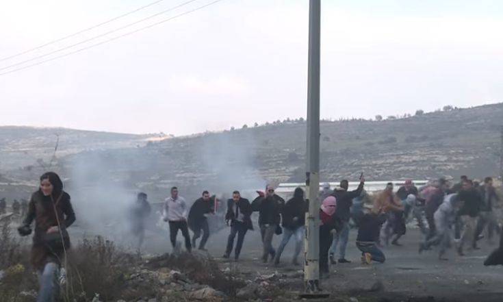 Ισραηλινοί μεταμφιεσμένοι σε Παλαιστινίους τράβηξαν όπλα εν μέσω διαδήλωσης