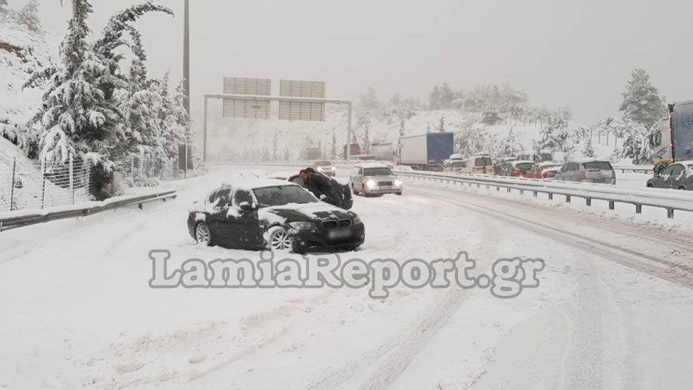 Εισαγγελική παρέμβαση για τους εγκλωβισμένους από το χιόνι στο Μαρτίνο