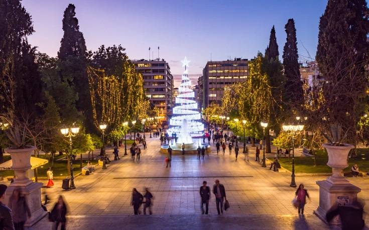 Οι ωραιότερες βόλτες στη χριστουγεννιάτικη Αθήνα