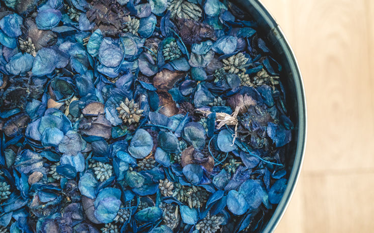 lwtknekl-Perfumed-leaves