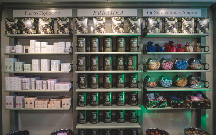 -lwtkneklStore-Interior-1