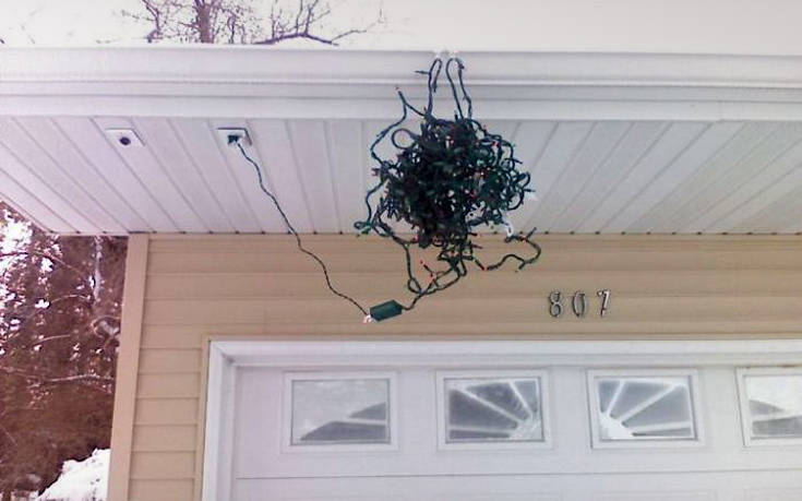 Όταν βαριέσαι να στολίσεις για τα Χριστούγεννα