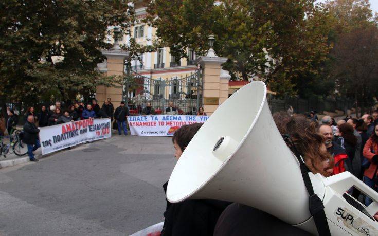 Σε απεργιακό κλοιό την Πέμπτη η χώρα