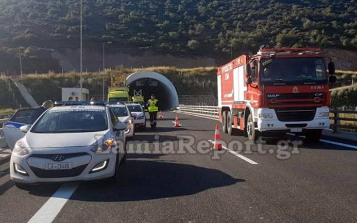 Συναγερμός από φωτιά σε νταλίκα σε σήραγγα στη Στυλίδα