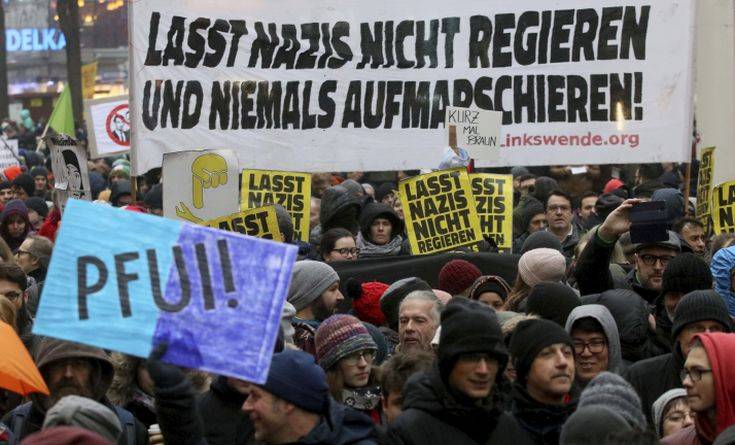 Δεκάδες χιλιάδες διαδηλωτές στη Βιέννη κατά της κυβέρνησης δεξιάς-ακροδεξιάς