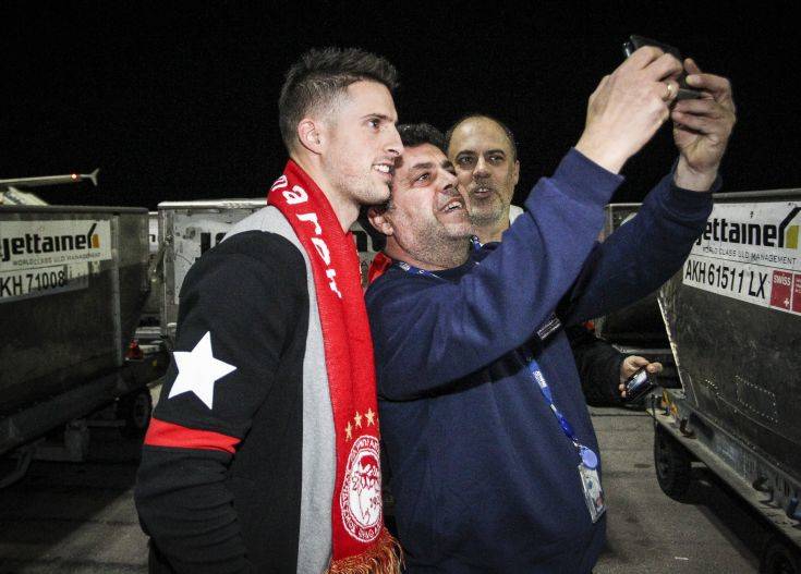 ÁÖÉÎÇ ÔÏÕ ÊÅÂÉÍ ÌÉÑÁËÁÓ ÓÔÇÍ ÁÈÇÍÁ ÃÉÁ ËÏÃÁÑÉÁÓÌÏ ÔÏÕ ÏËÕÌÐÉÁÊÏÕ (ÖÙÔÏÃÑÁÖÉÁ: ÌÁÑÊÏÓ ×ÏÕÆÏÕÑÇÓ / EUROKINISSI) ÁÖÉÎÇ ÔÏÕ ÊÅÂÉÍ ÌÉÑÁËÁÓ ÓÔÇÍ ÁÈÇÍÁ ÃÉÁ ËÏÃÁÑÉÁÓÌÏ ÔÏÕ ÏËÕÌÐÉÁÊÏÕ (ÖÙÔÏÃÑÁÖÉÁ: ÌÁÑÊÏÓ ×ÏÕÆÏÕÑÇÓ / EUROKINISSI)