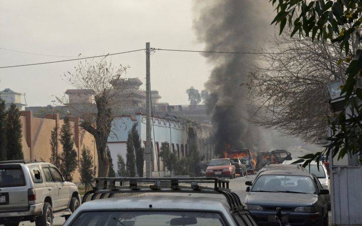 Πολύνεκρη βομβιστική επίθεση σε τέμενος στο Αφγανιστάν