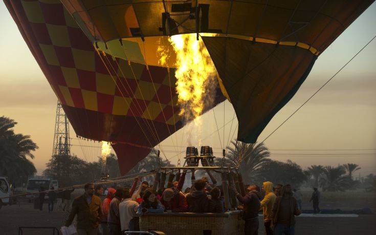 Ένας νεκρός από τη συντριβή αερόστατου στην Αίγυπτο