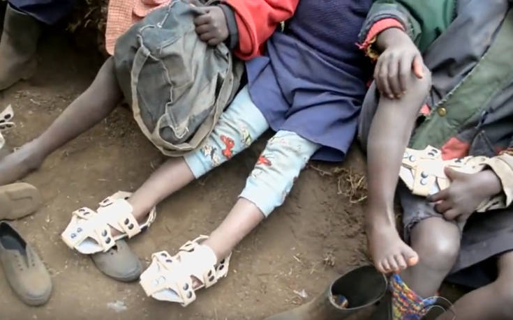 «Το παπούτσι που μεγαλώνει» και αλλάζει εκατομμύρια ζωές