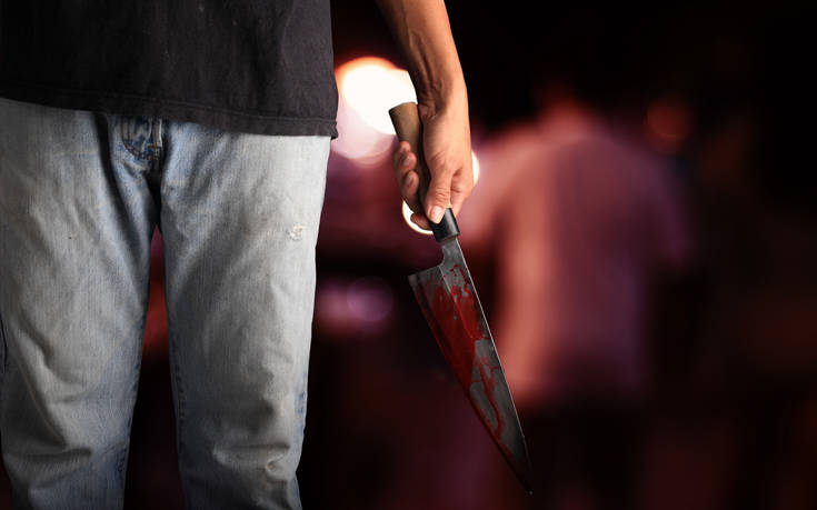 Άνδρας βρέθηκε μαχαιρωμένος στο σπίτι του στους Αγίους Αναργύρους