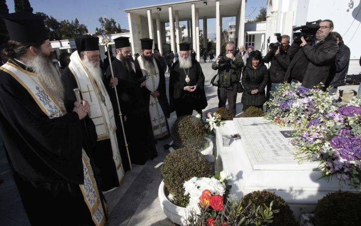 Τρισάγιο στη μνήμη του μακαριστού αρχιεπισκόπου Χριστόδουλου από τον Ιερώνυμο