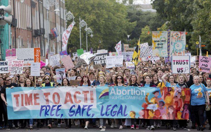 Γιατί αντιδρούν οι γιατροί στην Ιρλανδία στη νομοθεσία για τις αμβλώσεις