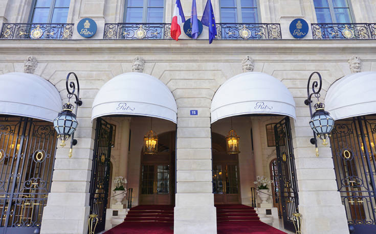 Το ξενοδοχείο Ritz ανακαινίζεται και βγάζει σε δημοπρασία 3.500 έπιπλα