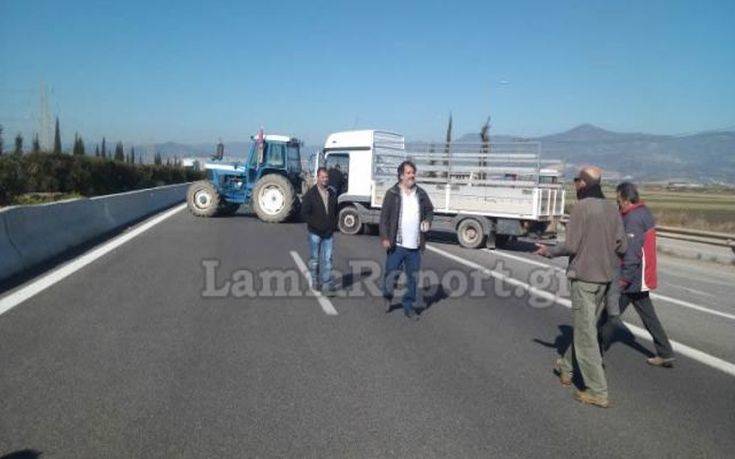 Αποχώρησαν οι αγρότες, κανονικά η κυκλοφορία στην Αθηνών – Λαμίας