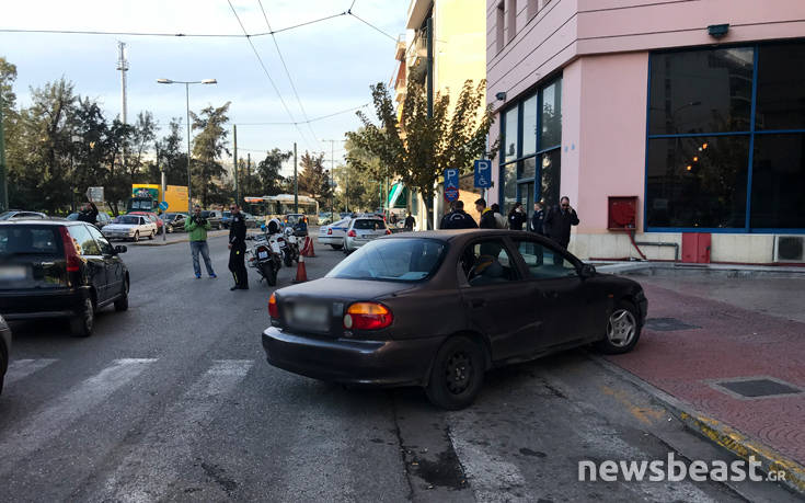 Πυροβολισμοί έξω από την Τροχαία Αττικής