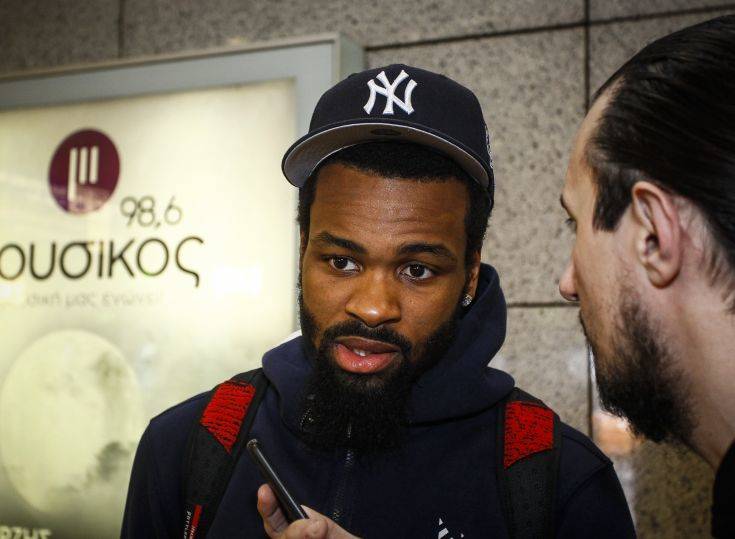 ÁÖÉÎÇ ÔÏÕ ÊÅÂÉÍ ÐÁÍÔÅÑ ÓÔÇÍ ÁÈÇÍÁ ÃÉÁ ËÏÃÁÑÉÁÓÌÏ ÔÇÓ ÁÅÊ (ÖÙÔÏÃÑÁÖÉÁ: ÈÁÍÁÓÇÓ ÄÇÌÏÐÏÕËÏÓ / EUROKINISSI)