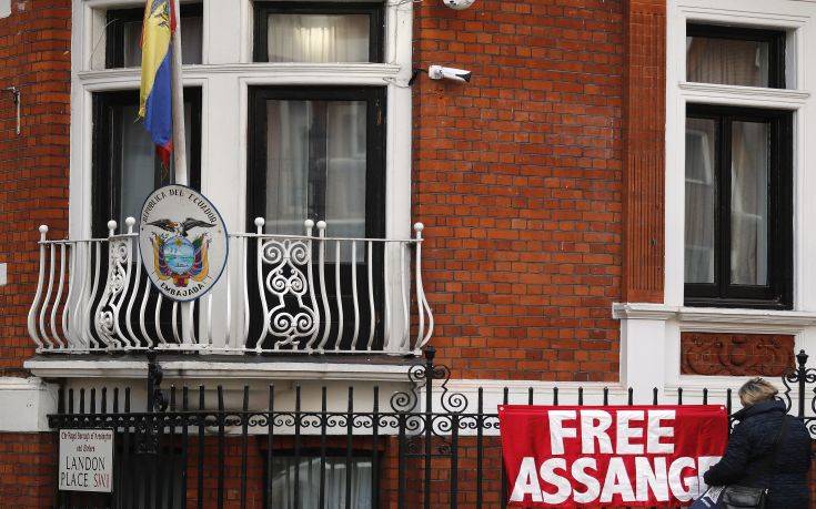 Καταγγελία WikiLeaks για σχέδιο κατασκοπείας κατά του Άσανζ
