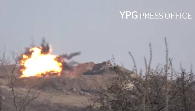 Οι Κούρδοι καταστρέφουν τουρκικά άρματα με ρουκέτες