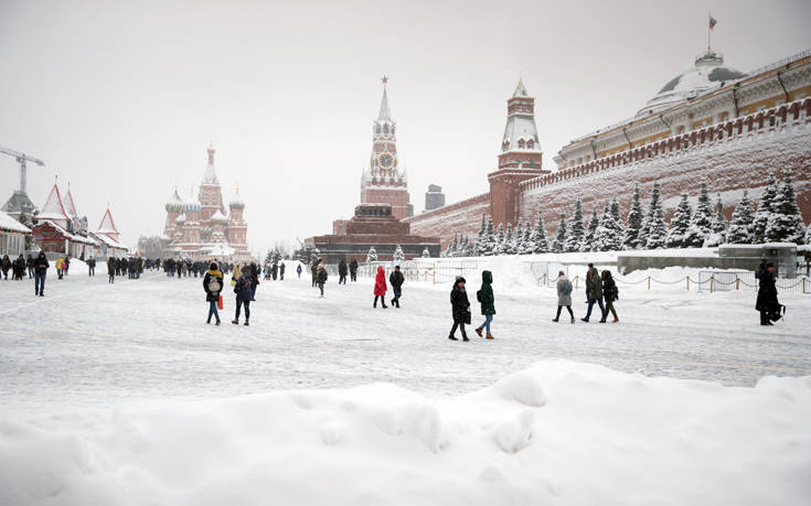 Ένας νεκρός από τη σφοδρή χιονόπτωση στη Μόσχα