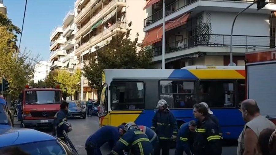 Σύγκρουση λεωφορείου με φορτηγάκι στη δυτική Θεσσαλονίκη